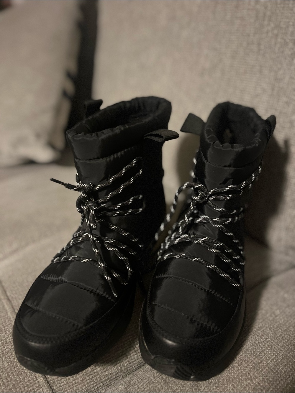Time and Tru Black Quilted Winter Lace-Up Ankle Boots